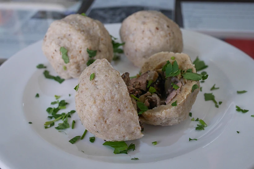קניידלך ממולאים בכבד עוף בפטריות