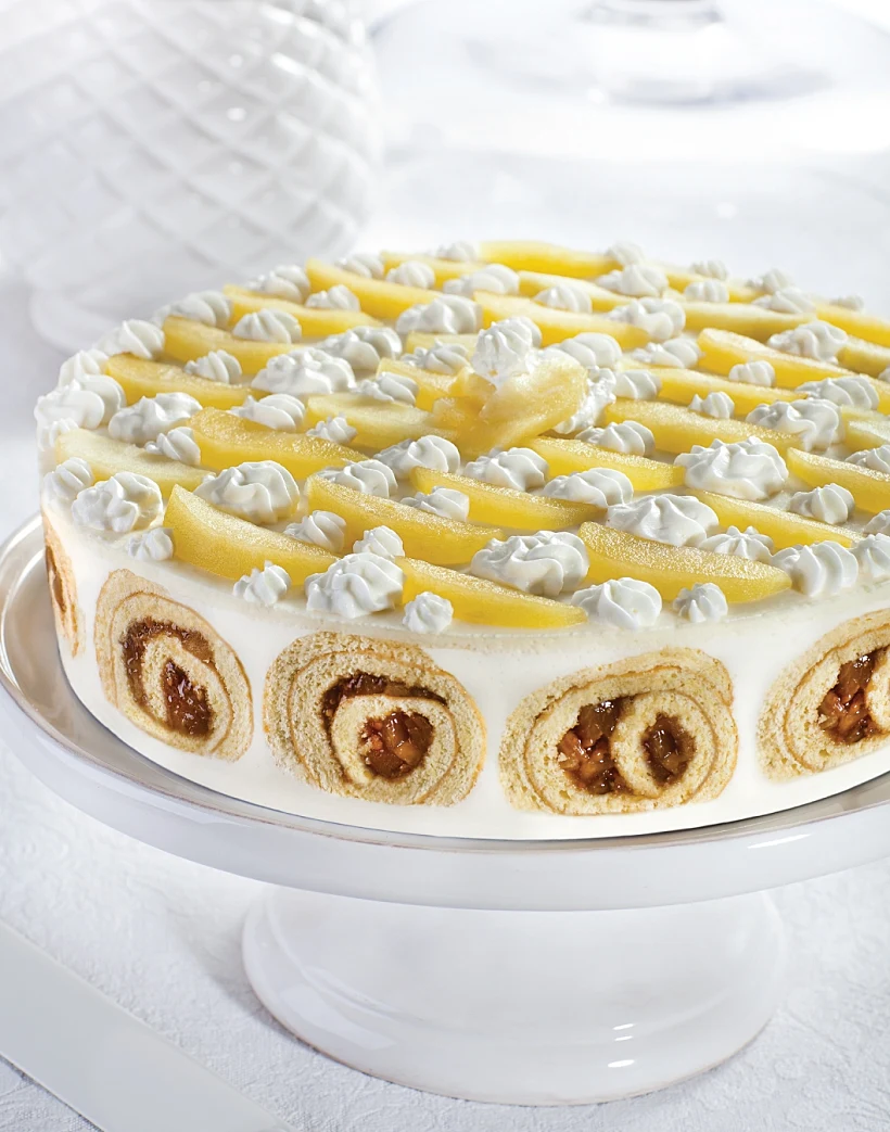 עוגת גבינה ושבלולי תפוחים