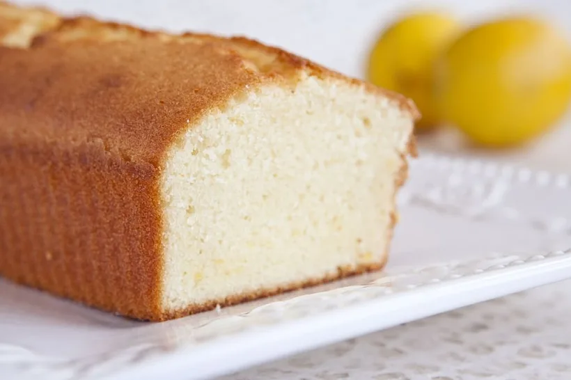עוגה בחושה של ריקוטה ולימון