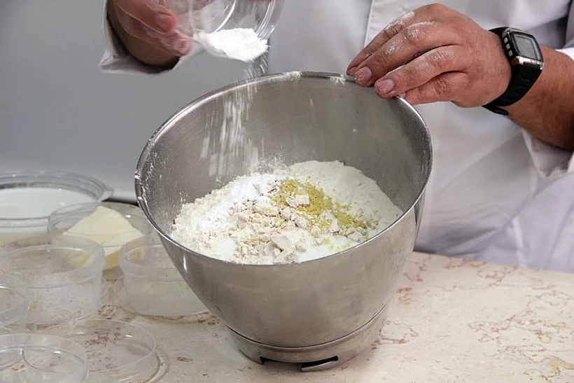 הכנת סופגניות - מיקי שמו