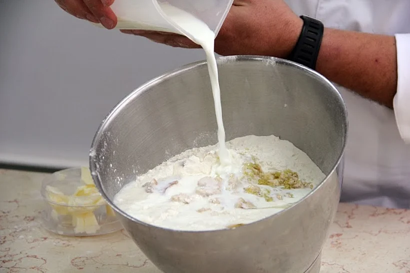 הכנת סופגניות - מיקי שמו