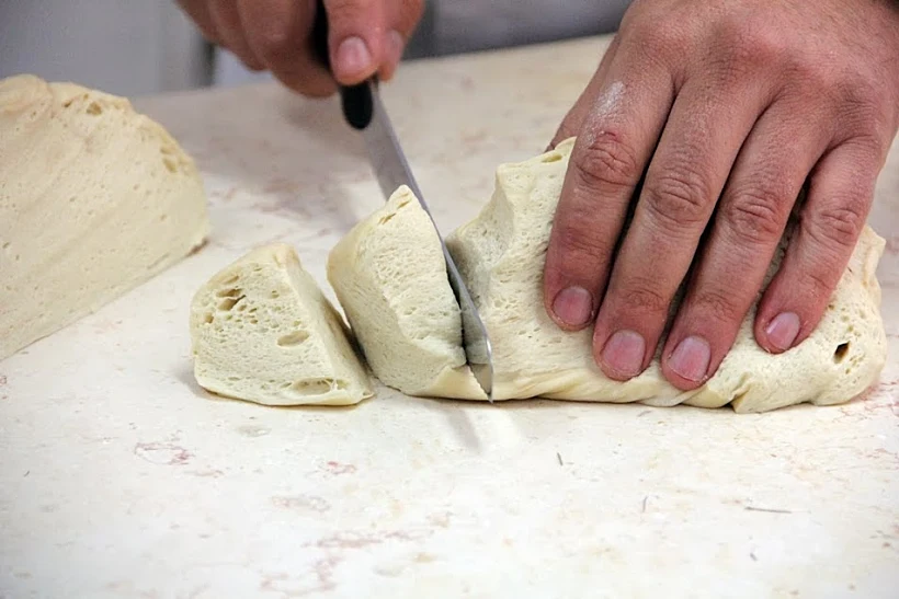 הכנת סופגניות - מיקי שמו