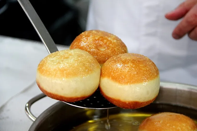 הכנת סופגניות - מיקי שמו