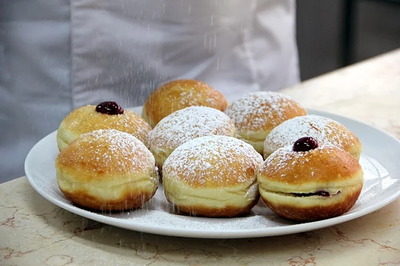 הכנת סופגניות - מיקי שמו