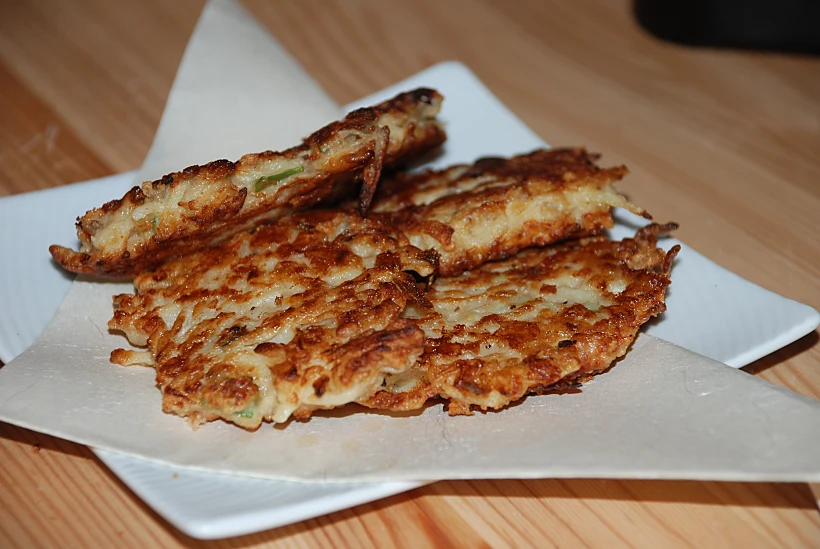 לביבות תפוחי אדמה וגבינה של סוגת