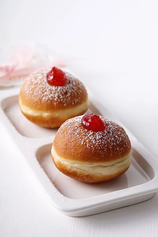 סופגניות מסקרפונה ותות של מתוקה