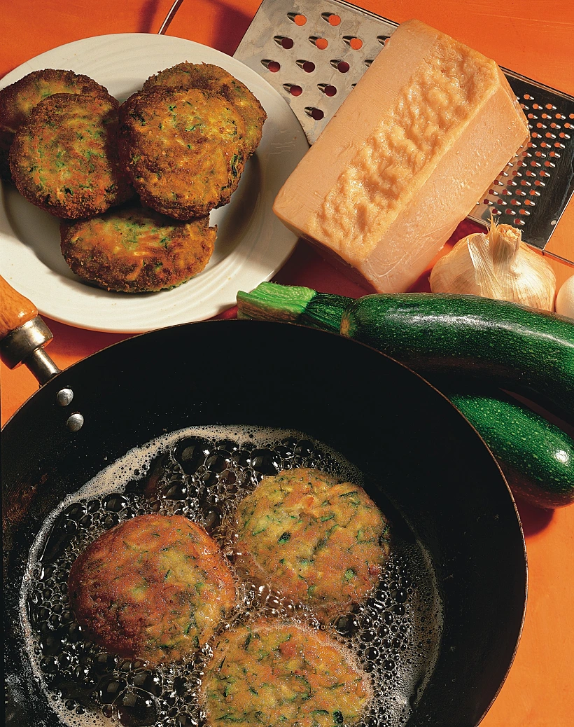 לביבות גבינה ודובדבנים