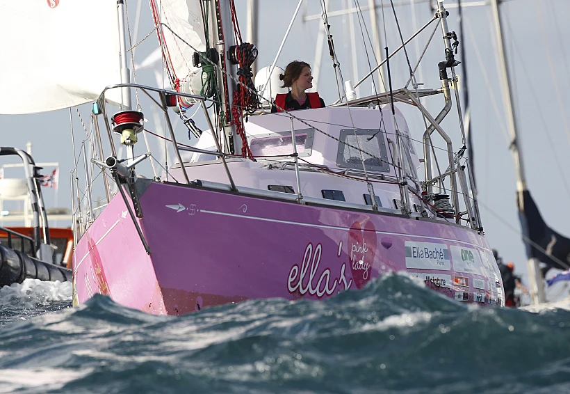 2010. הכי צעירה להפליג מסביב לעולם