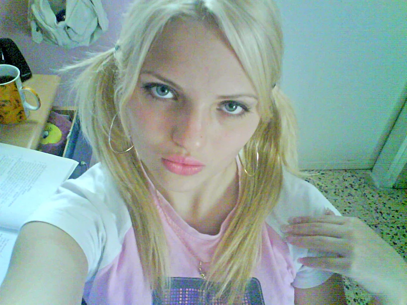 תמונות ילדות של כריסטין, היפה והחנון, עונה