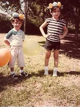 תמונות ילדות של אלון בלומנטל, היפה והחנון, עונה שנייה