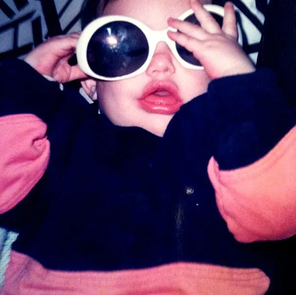 תמונות ילדות של סהר, מתוך התוכנית היפה והחנון, עונה שנייה