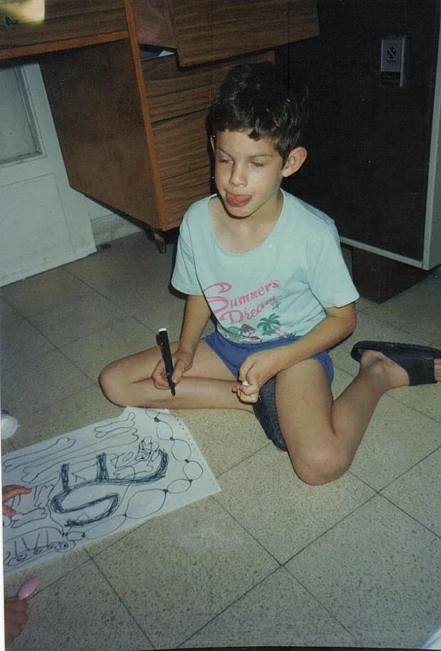 תמונות ילדות של אור, מתוך התוכנית היפה והחנון, עונה שנייה