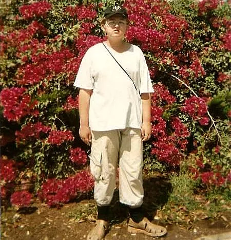 תמונות ילדות של אלכס, מתוך התוכנית היפה והחנון, עונה שנייה