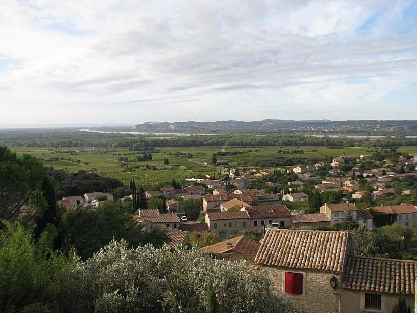 הנוף מפסגת הכפר שאטונף דו פאפ לכתבת טיול בפרובאנס