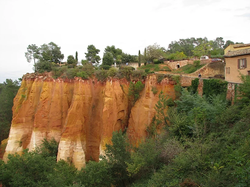 העיירה רוסיון לכתבת טיול בפרובאנס