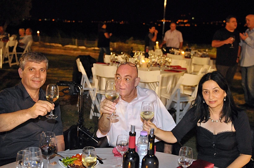 חוגגים בציר ביקבי כרמל . מימין לשמאל: שרת החקלאות אורית נוקד, מנכ