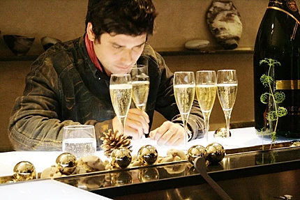 אבירם כץ סומלייה מסעדת טוטו לראיון בעולם היין תמונה ראשית והפניות