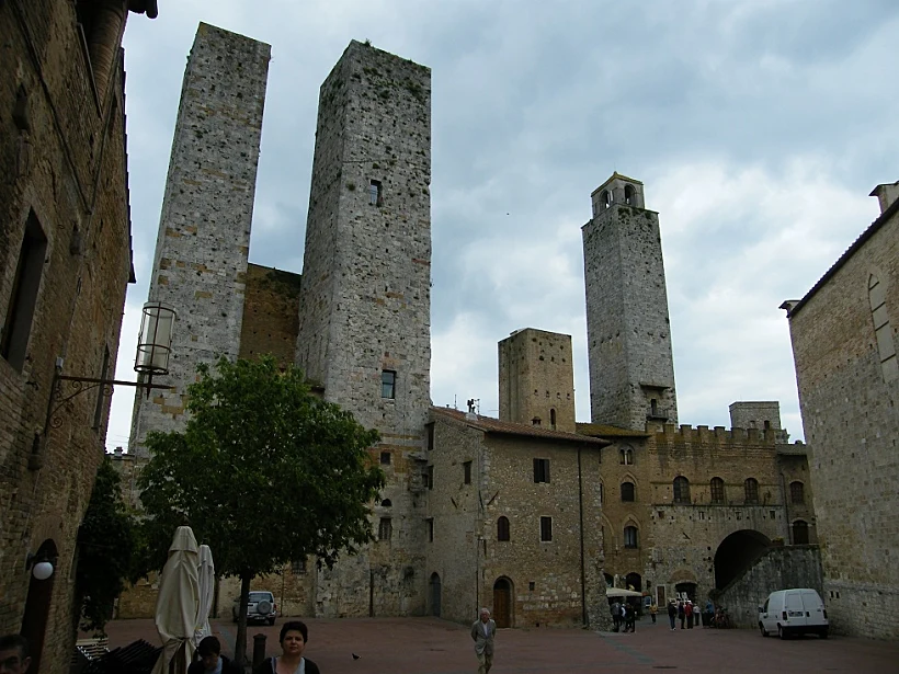תמונה של יקב טיניאנלו בטוסקנה לכתבה על טיול יין באזור תמונה בגודל מותאם אישית