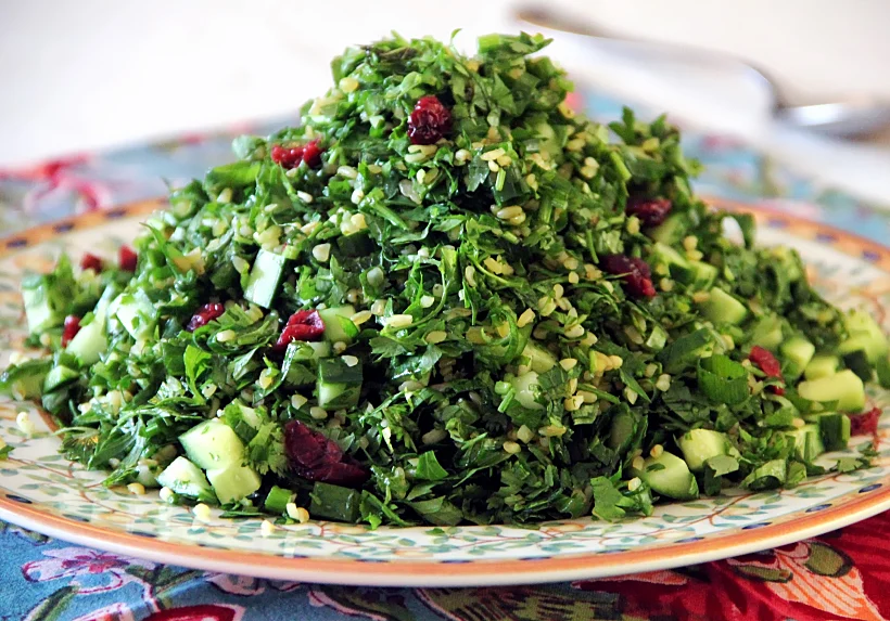 סלט בורגול ועשבי תיבול