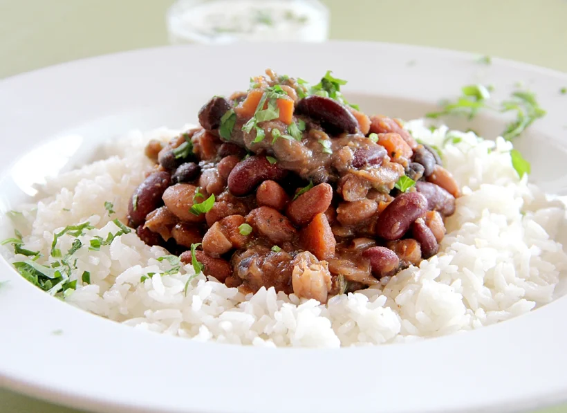 נזיד שעועית בקארי