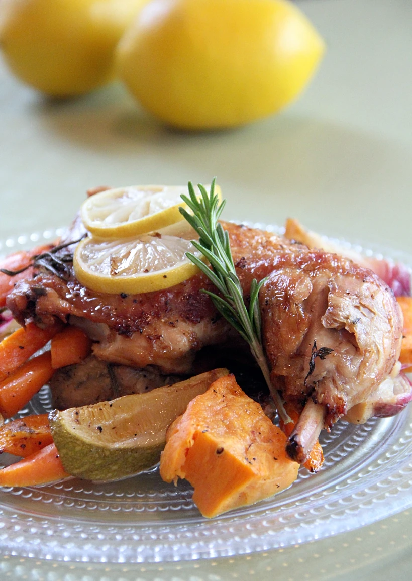 עוף בלימון עם ירקות בתנור