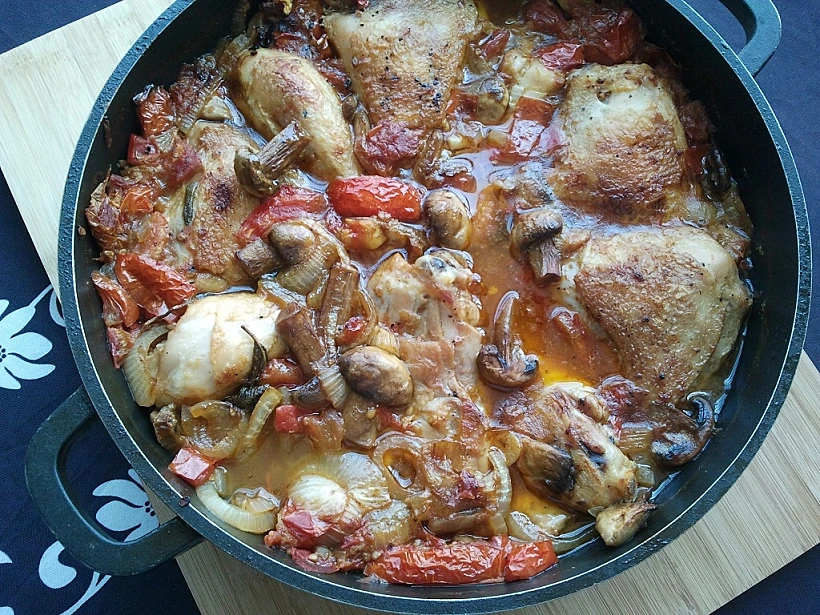 תבשיל עוף פטריות ועגבניות מותאמת אישית