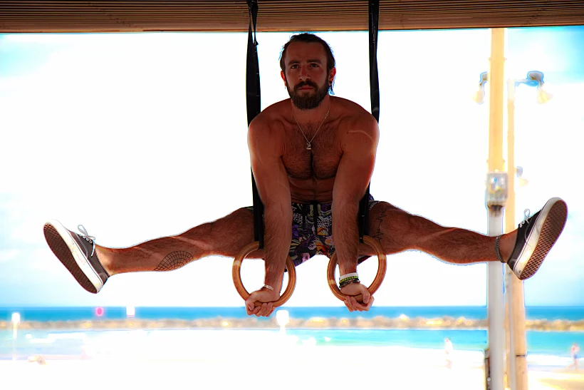 מאמנים בבגדי-ים