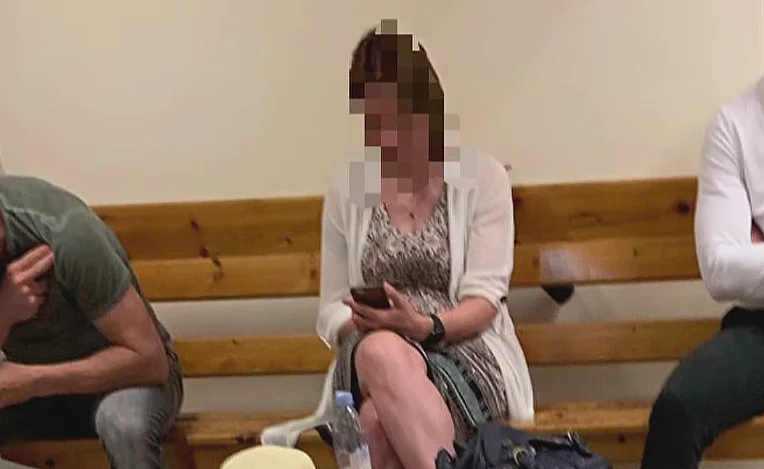 אמה של הצעירה הבריטית