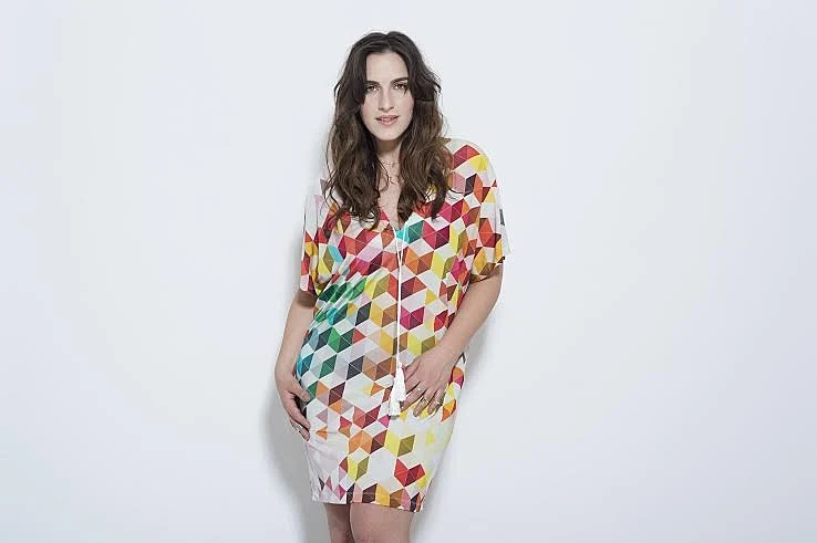 שמלות למידות גדולות