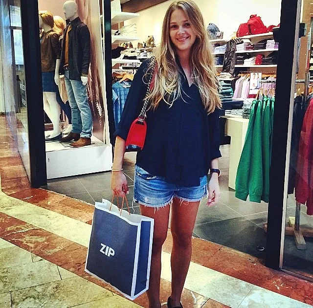 אסתי גינזבורג יולדת