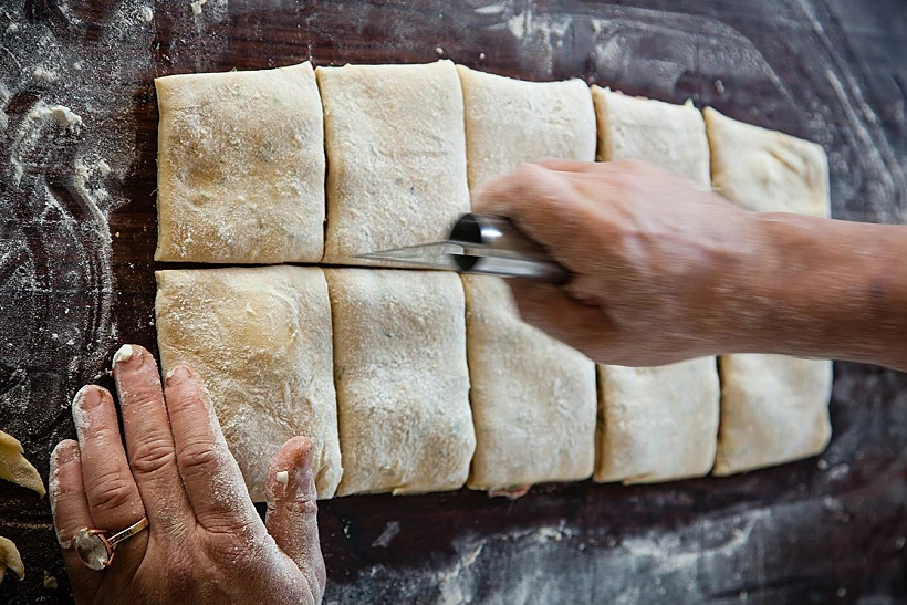 בריוש עם קרם פרש, סלמון מעושן ושמיר