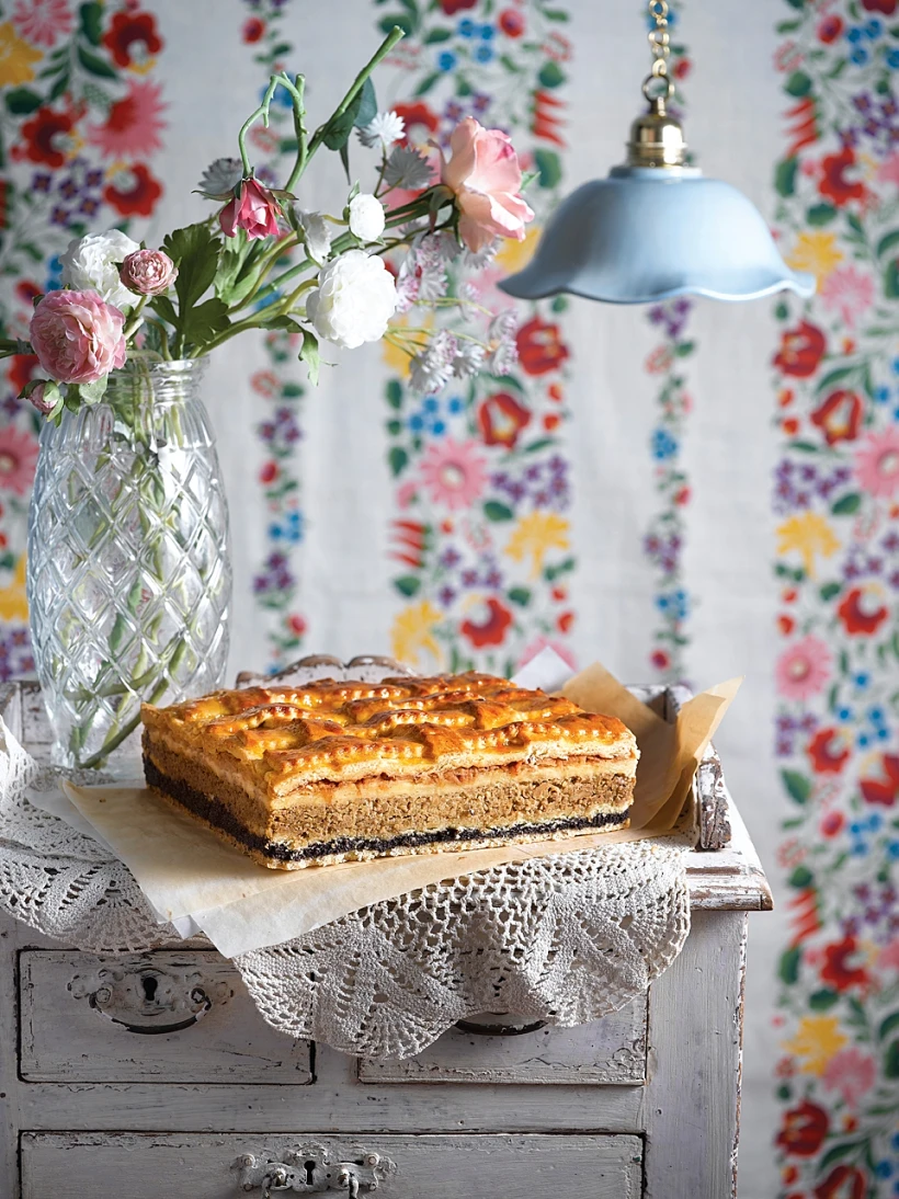 פלודן פרג, אגוזים ותפוחי עץ