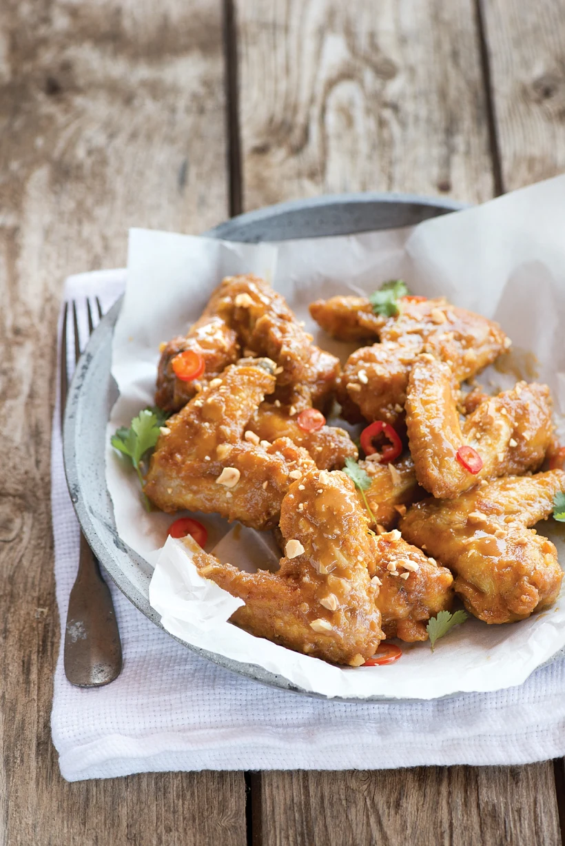 כנפיים ברוטב בוטנים אינדונזי