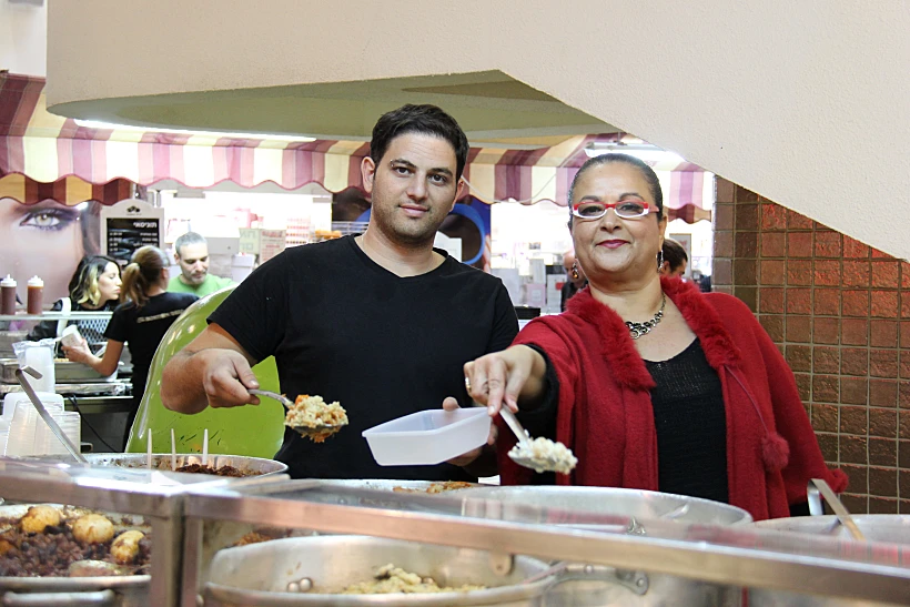 דוכן האוכל של אילנה חי ויהודה סיאונוב