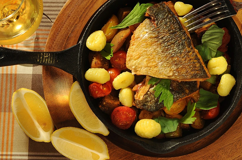 פילה דג בתנור לצד ניוקי