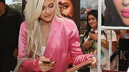 אימפריית קוסמטיקה