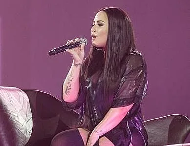 מהבמה הגדולה הישר לגמילה