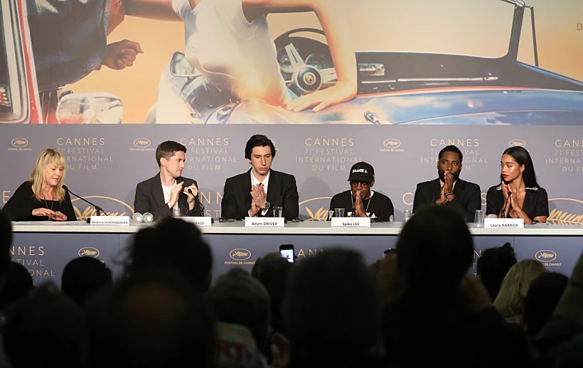 שחור על לבן מסיבת עיתונאים