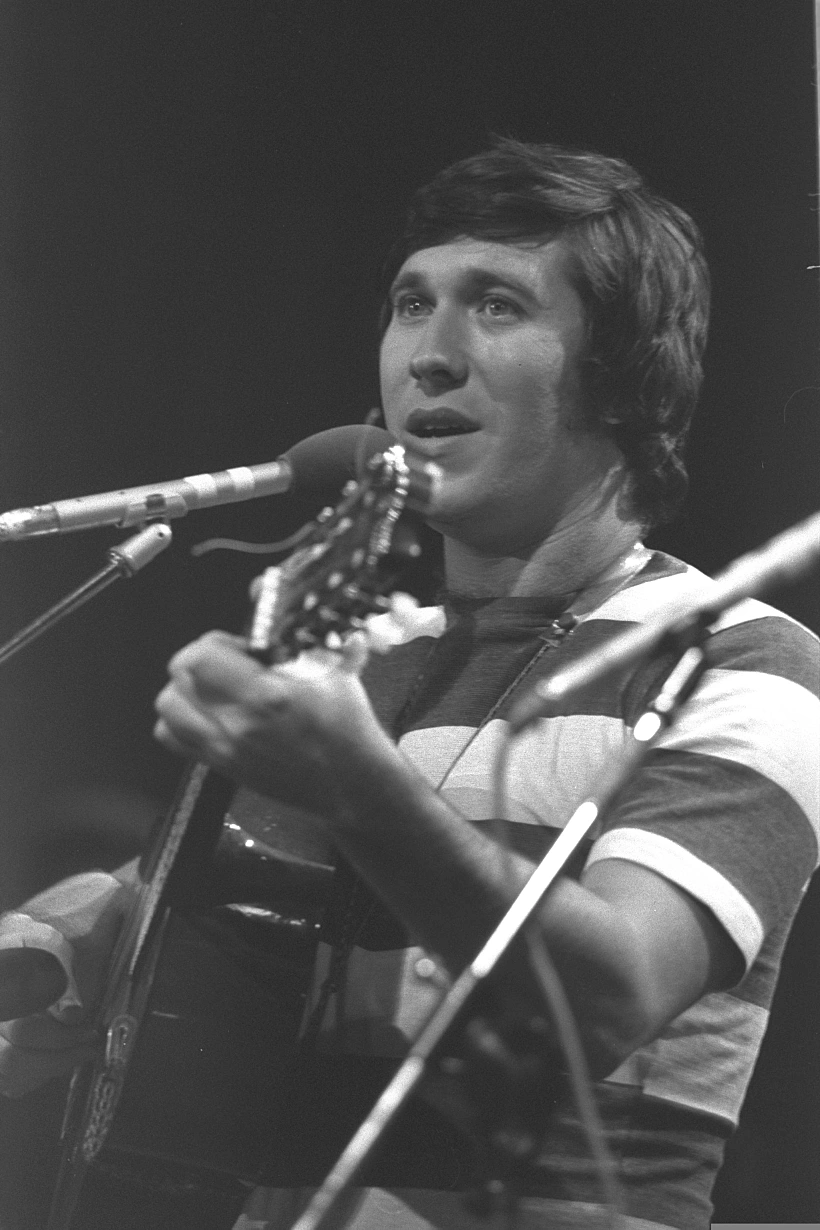 עוזי חיטמן בהופעה