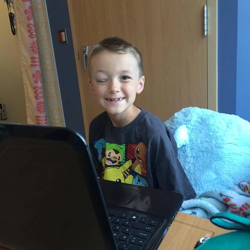 ויני הילד שתרם את שיערו