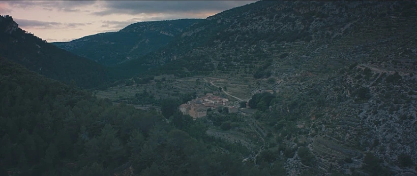 הזוג שחי 45 שנים לבדם בכפר נטוש