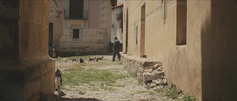 הזוג שחי 45 שנים לבדם בכפר נטוש