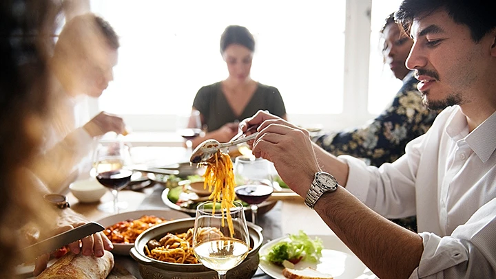 ארוחה משפחתית