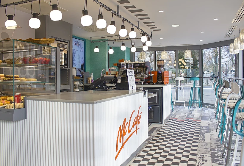 הסניף ברובע אוסטרליץ בפריז