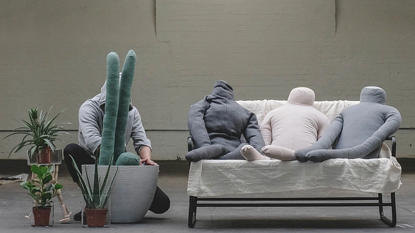 אנושי מדי? סטודיו Aseptic