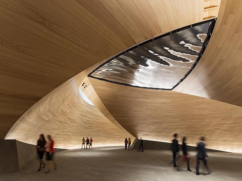 מטה בלומברג בלונדון