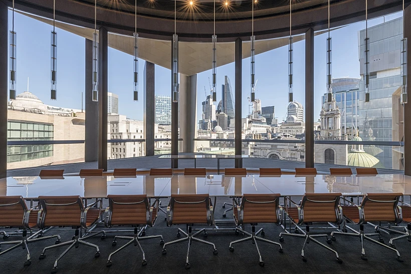 מטה בלומברג בלונדון