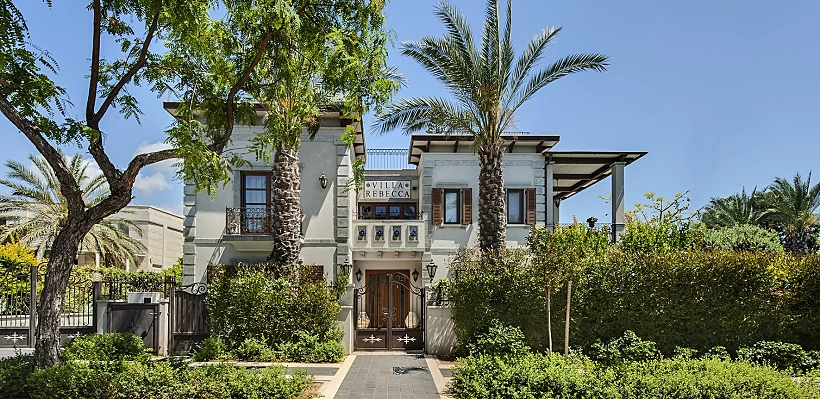 כל אחד והמצודה שלו, הבית האיטלקי בקיסריה