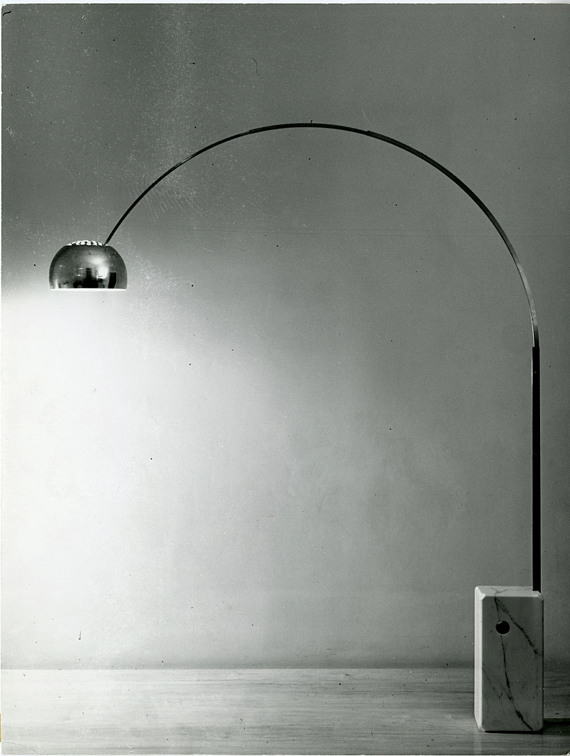 מהאיקונים של קסטיליוני, גוף תאורה ארקו לפלוס, 1962