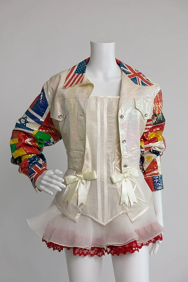 שמלה שלבשה דנה אינטרנשיונל, עיצוב ירון מינקובסקי, באדיבות קלוד דדיה